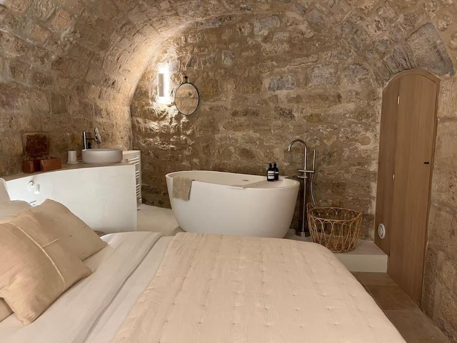 Appartamento Marais - Unique Duplex Decorated With Taste Parigi Esterno foto